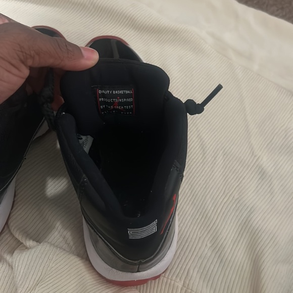 Jordan Bred 11s size 5 women - Picture 7 of 7
